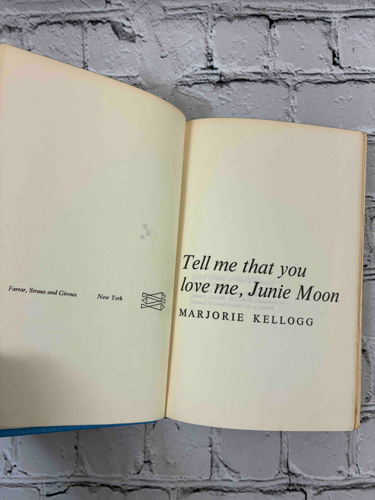 Tell Me That You Love me, Junie Moon