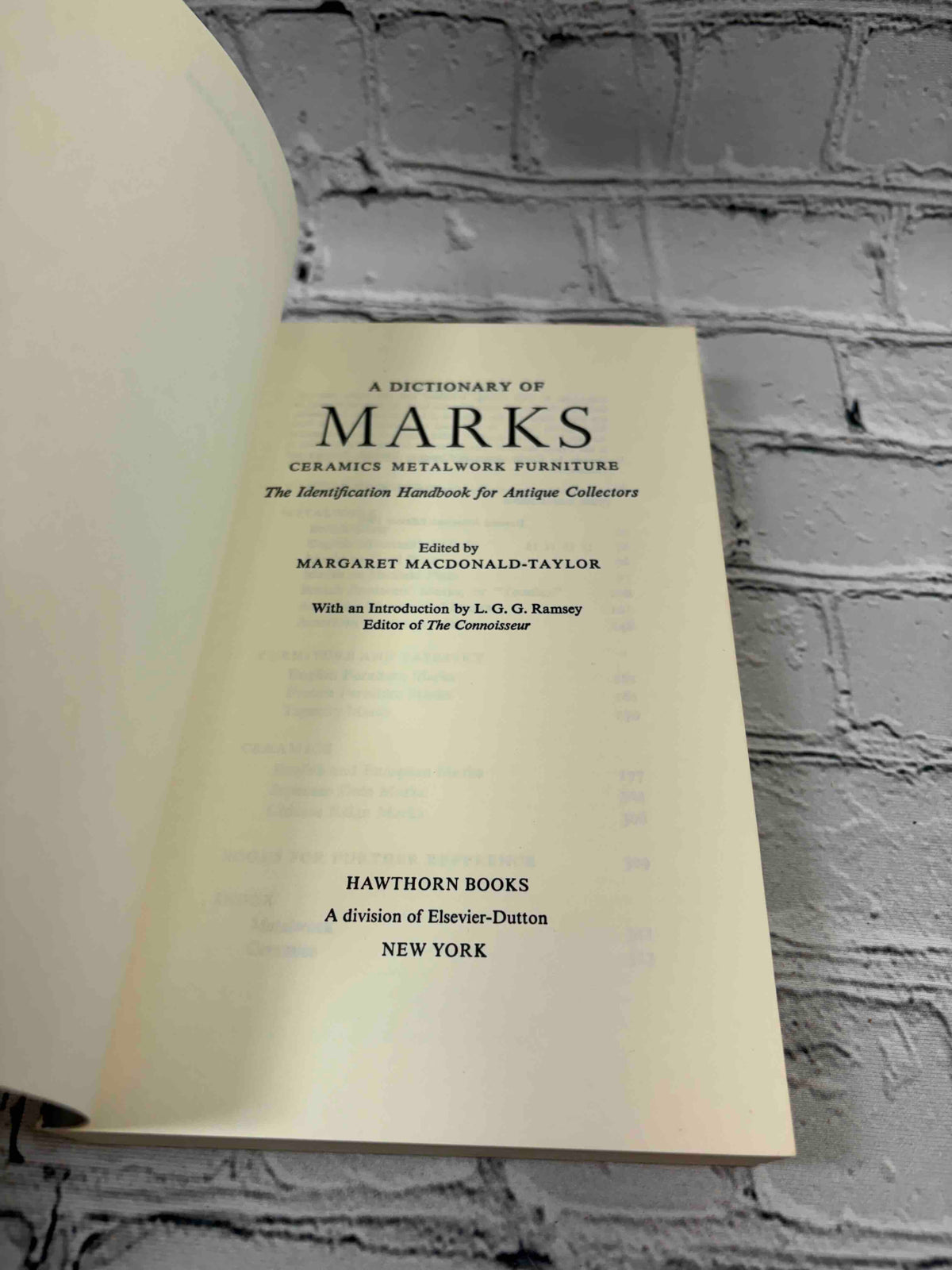 A Dictionary of Marks: Ceramics, Metalwork, Furniture