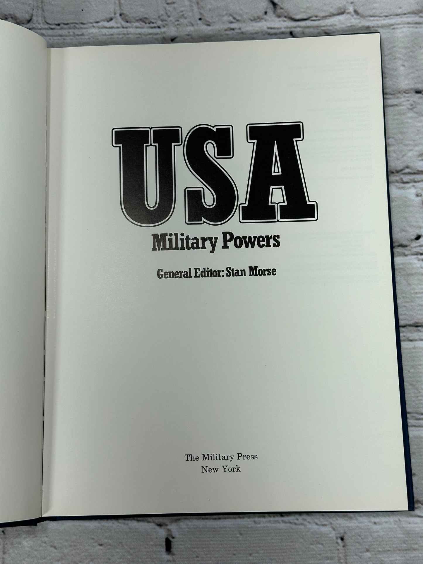 USA Military Powers edited by Stan Morse  [1984]