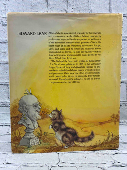 Hilary Knight's The owl and the pussy-cat: Based on the poem by Edward Lear