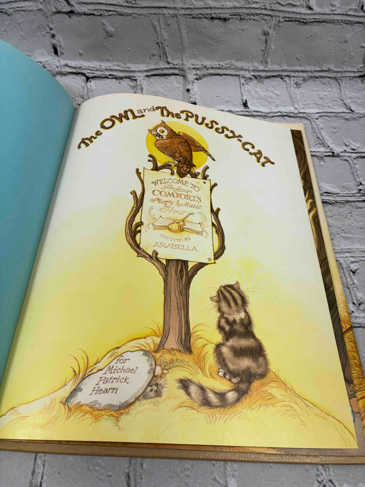 Hilary Knight's The owl and the pussy-cat: Based on the poem by Edward Lear