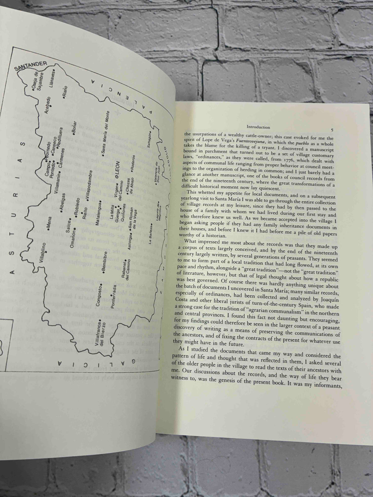 The Presence of the Past in a Spanish Village by Ruth Behar, Princeton University Press Paperback - map of Leon province and text page