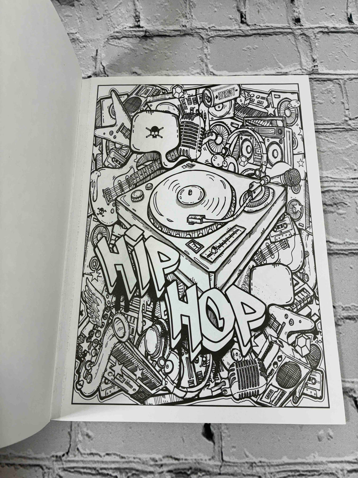 Advanced Coloring Graffiti Art coloring book by Bendon - uncolored interior page
