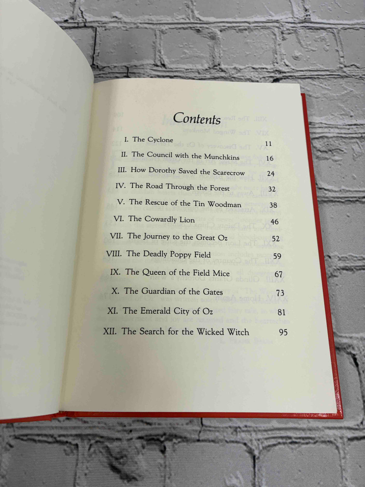 The Wizard of Oz by L. Frank Baum, 1986 Golden Classic hardcover - contents page