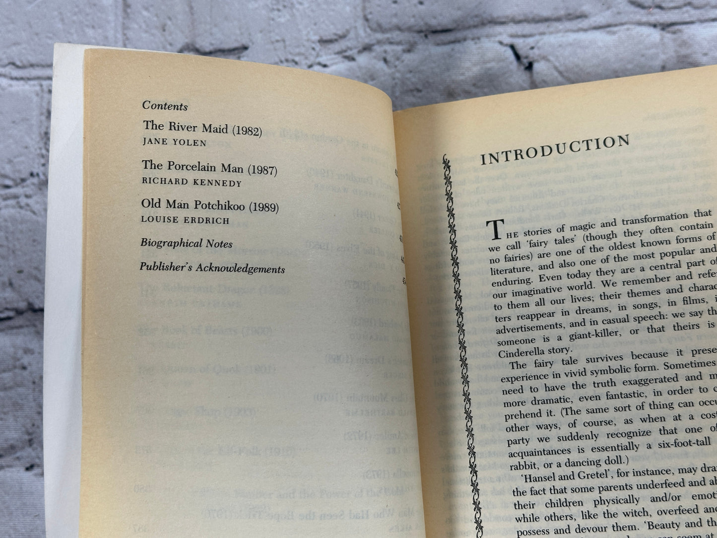 The Oxford Book of Modern Fairy Tales by Alison Lure [1994]