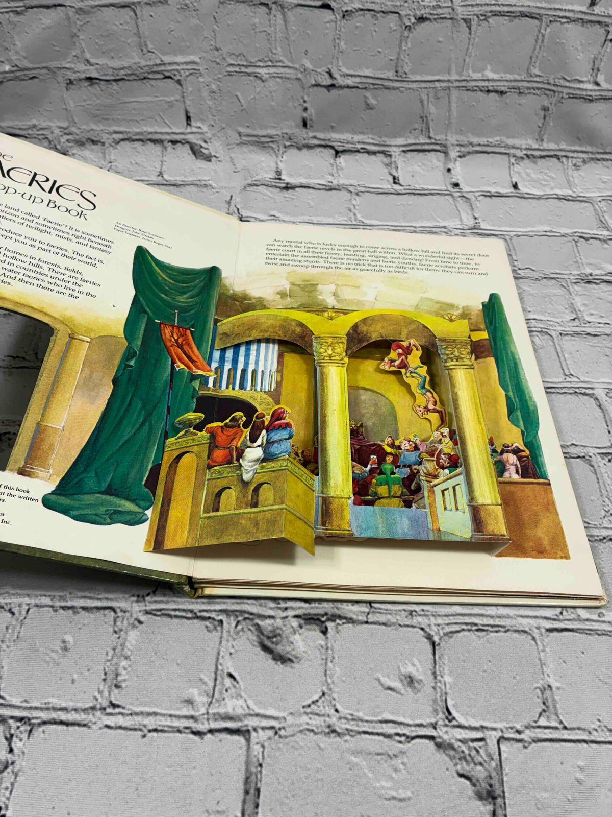 The Faeries Pop-up Book by Brian Froud and Alan Lee, Kestrel Books - faerie court pop-up