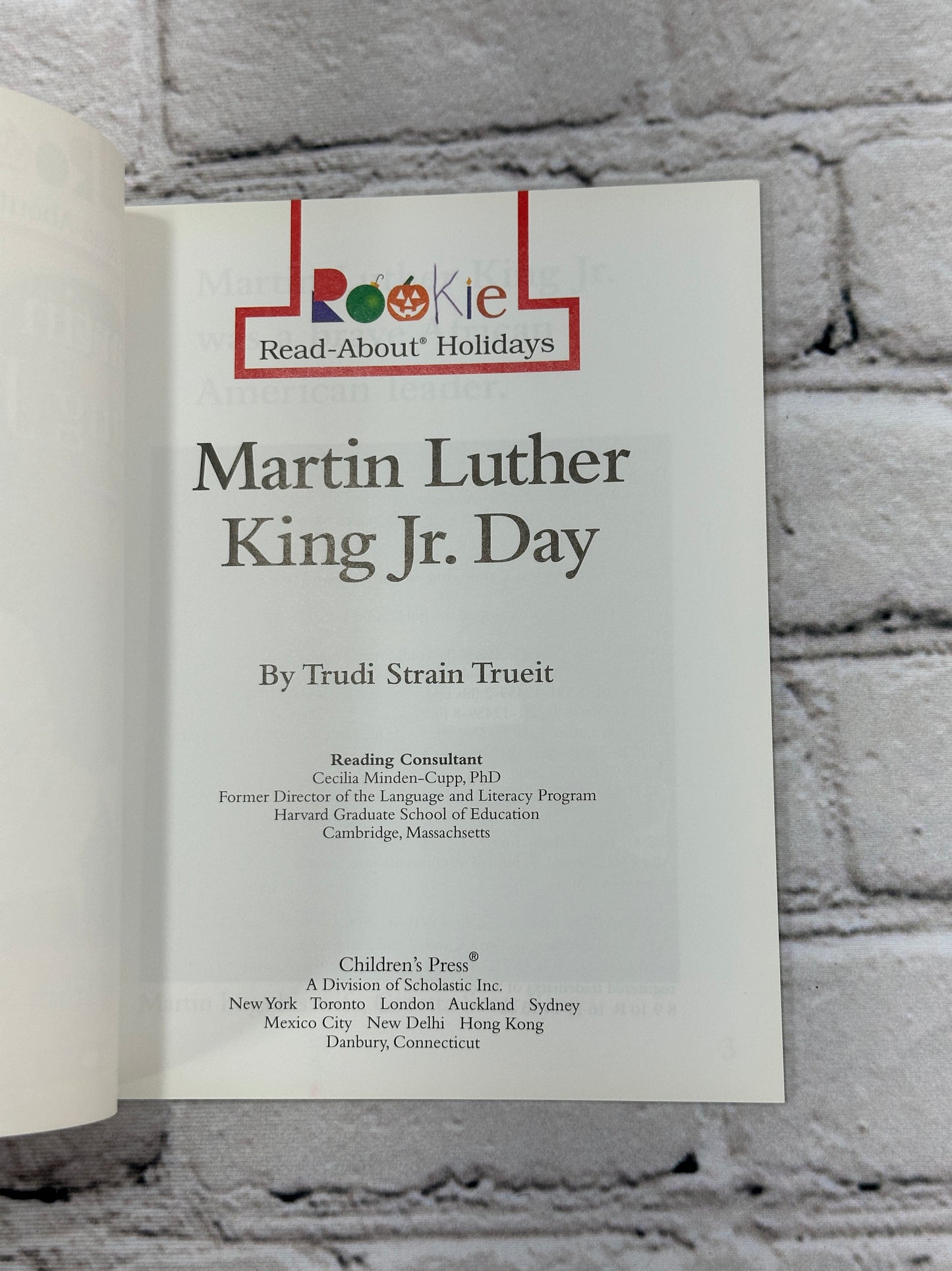 Martin Luther King Jr. By Trudi Trueit & Wil Mara [2 Book Lot · Scholastic]