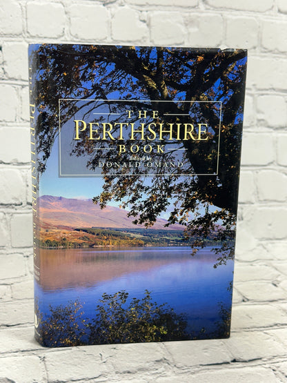 The Perthshire Book Edited By Donald Omand [1991]