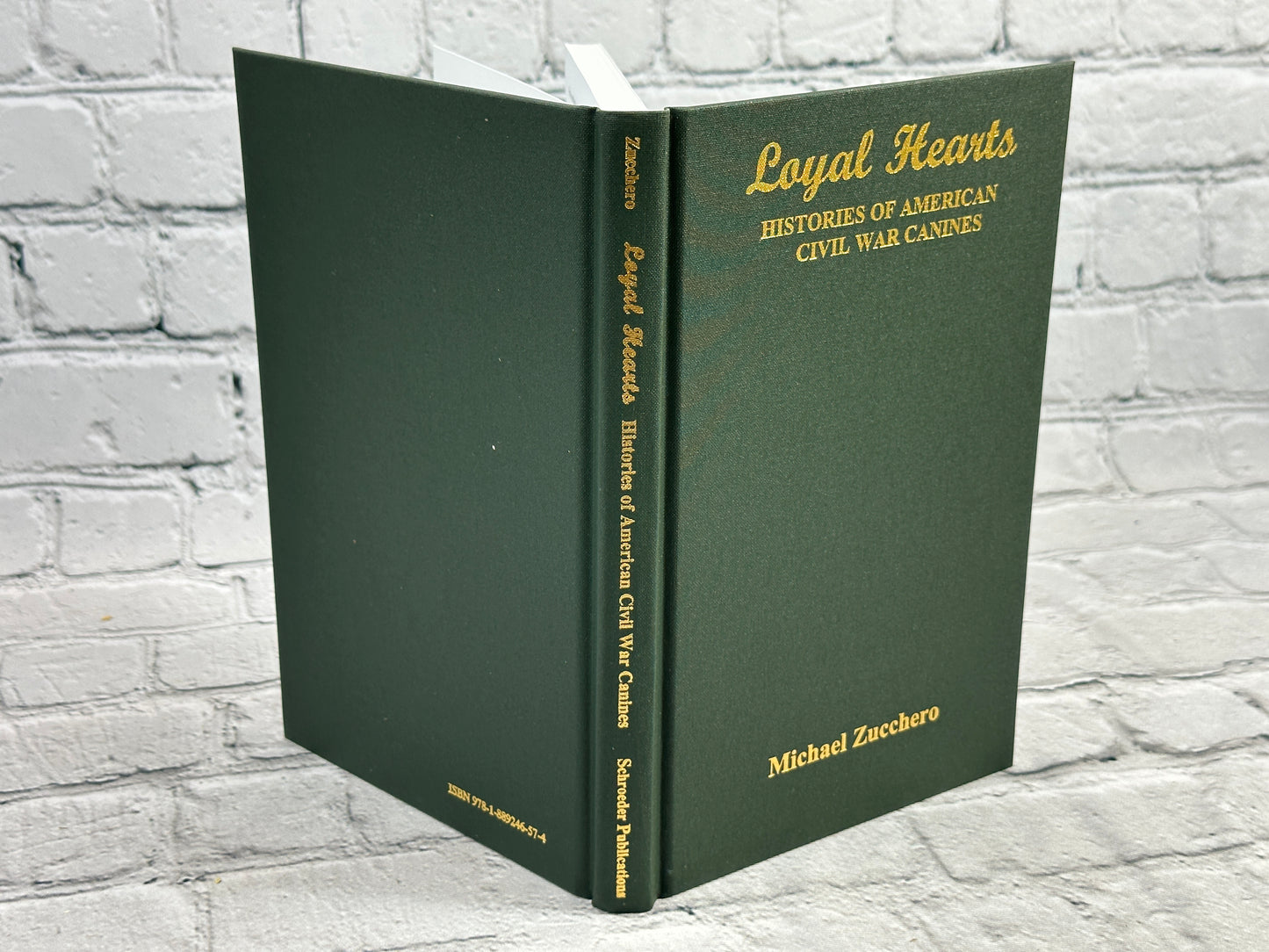 Loyal Hearts, Histories of American Civil War Canines by Michael Zucchero (2013)