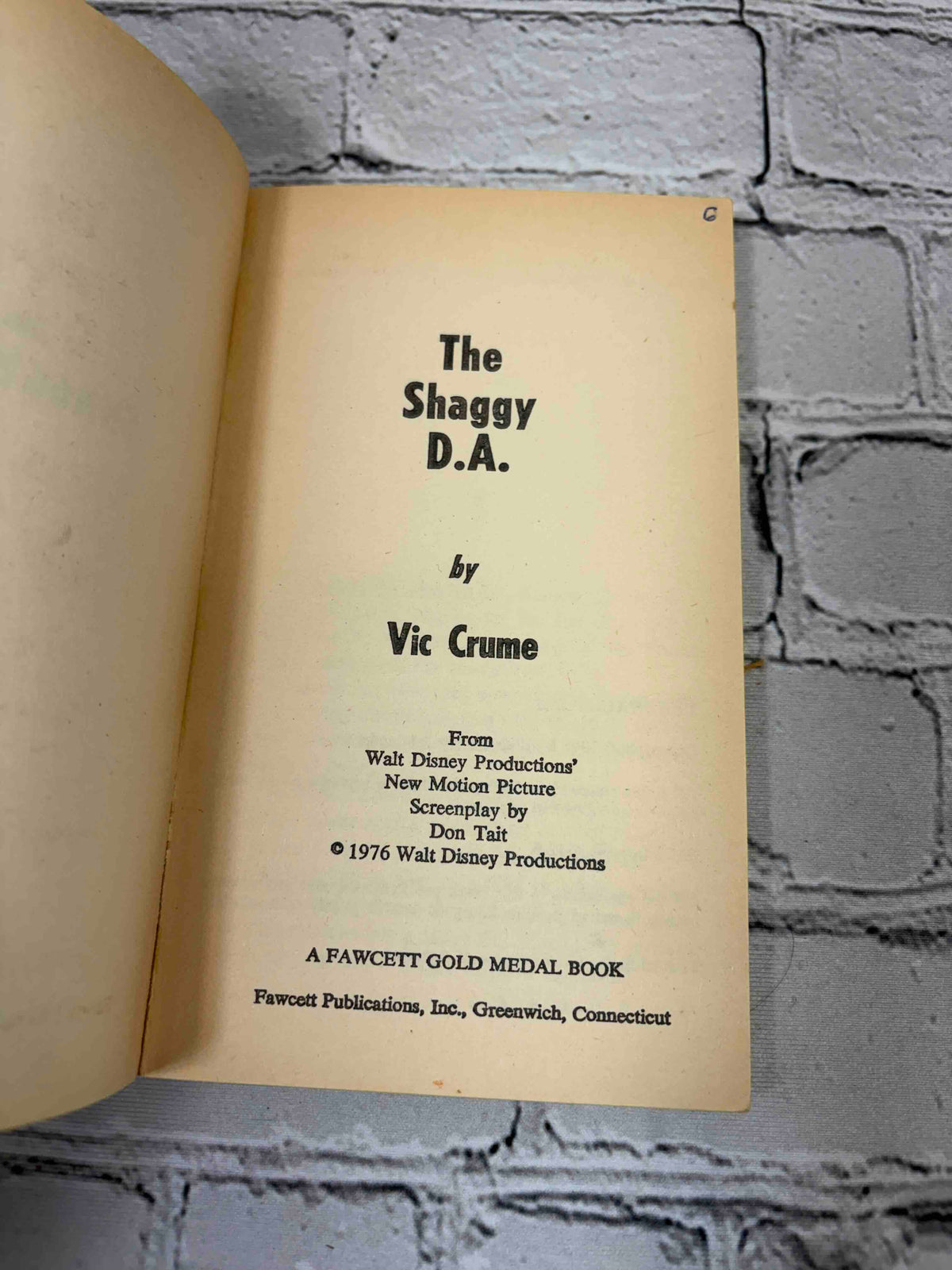 The Shaggy D.A. by Vic Crume, 1976 Fawcett Gold Medal paperback - title page