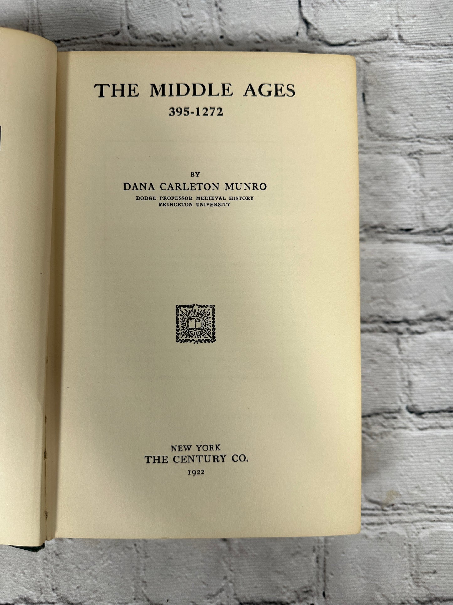 The Middle Ages by Dana Carleton Munro [1922]