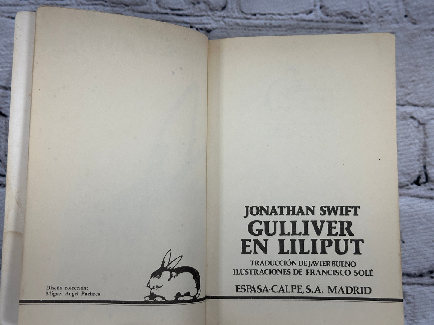 Gulliver en Liliput By Jonathan Swift [3rd Edition · 1984 · Austral Juvenil]