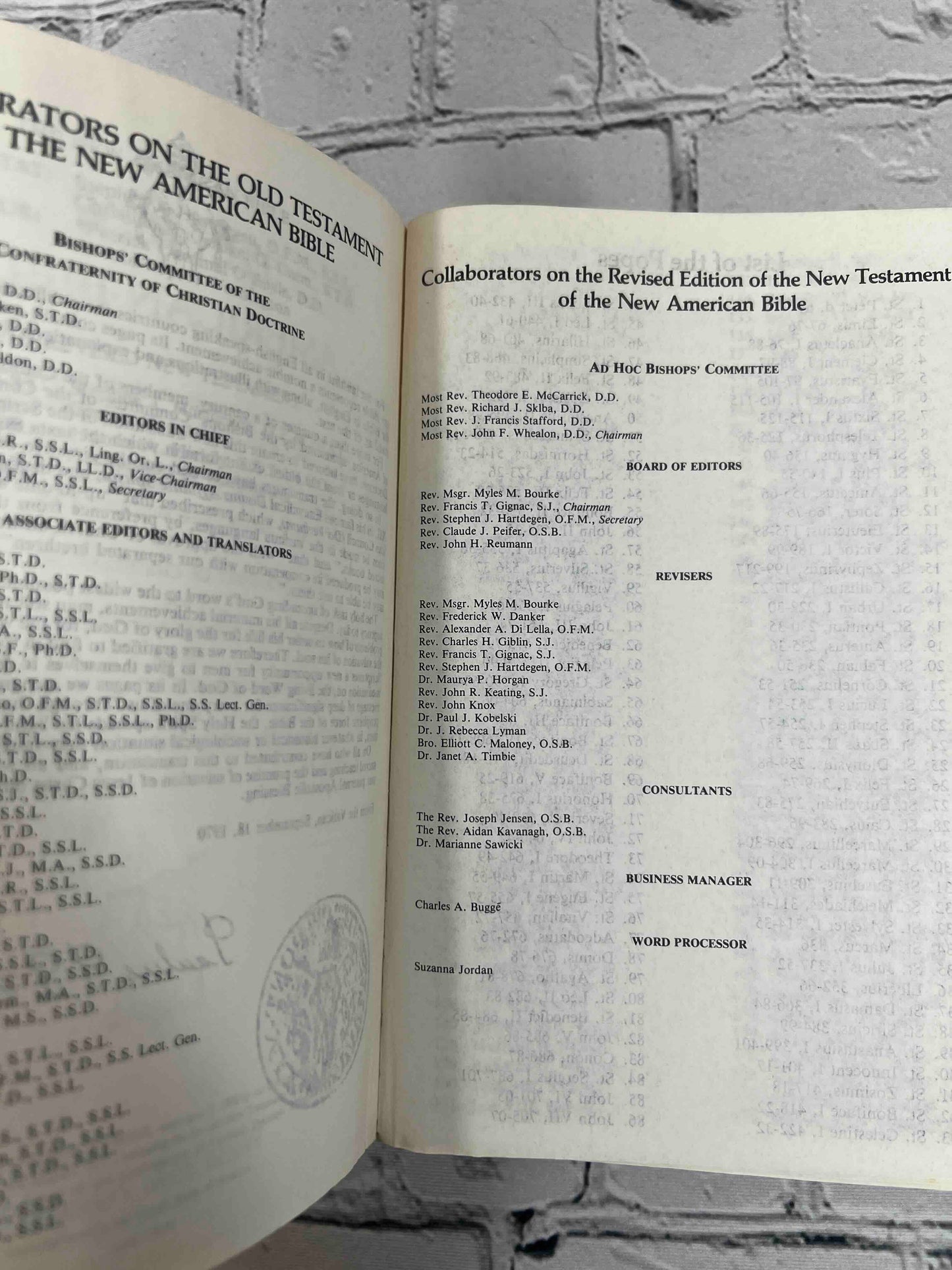 The New American Bible For Catholics (2403 · Red Letter Edition)