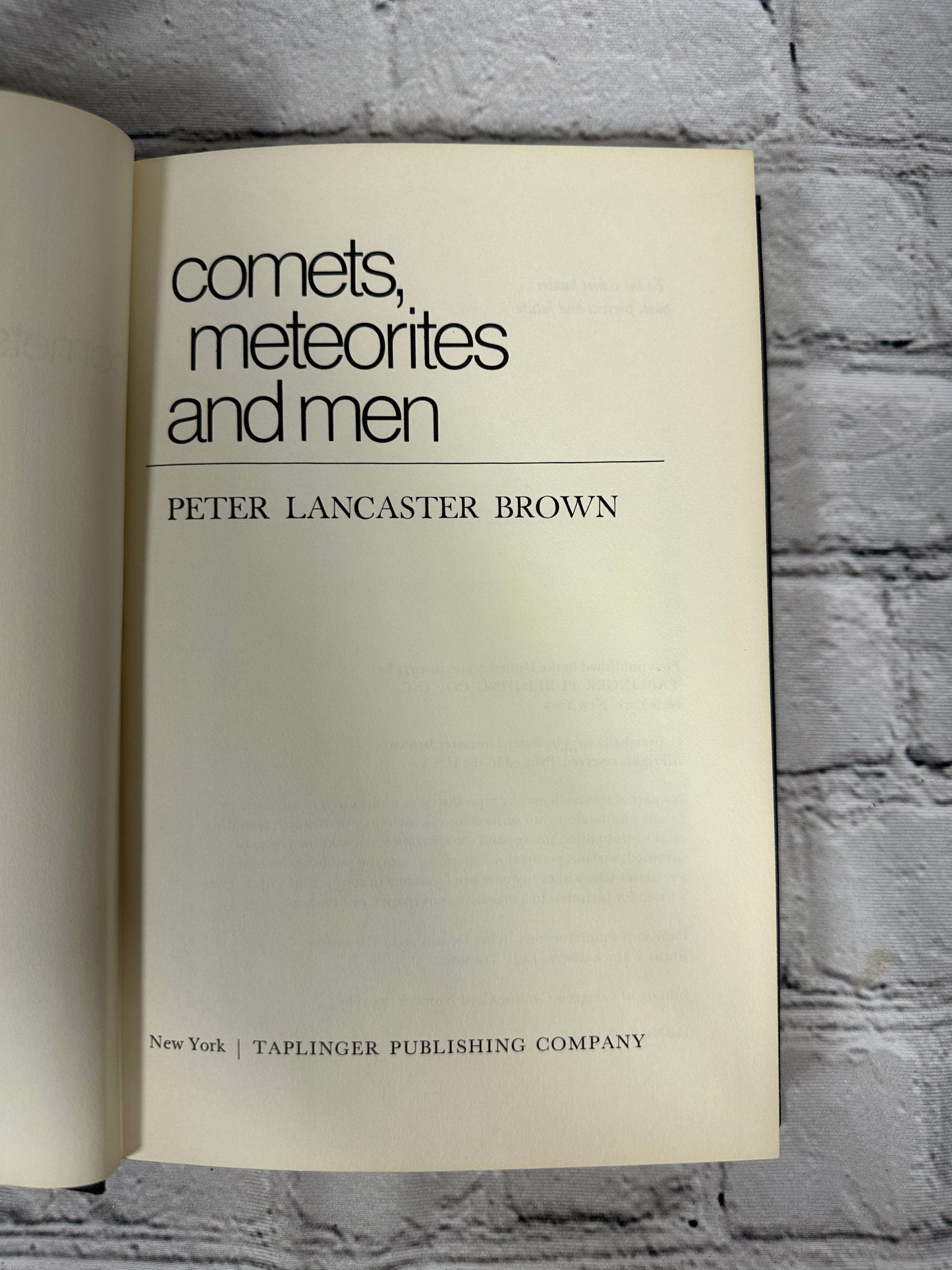 Comets, Meteorites & Men By Lancaster Peter Brown [1974]