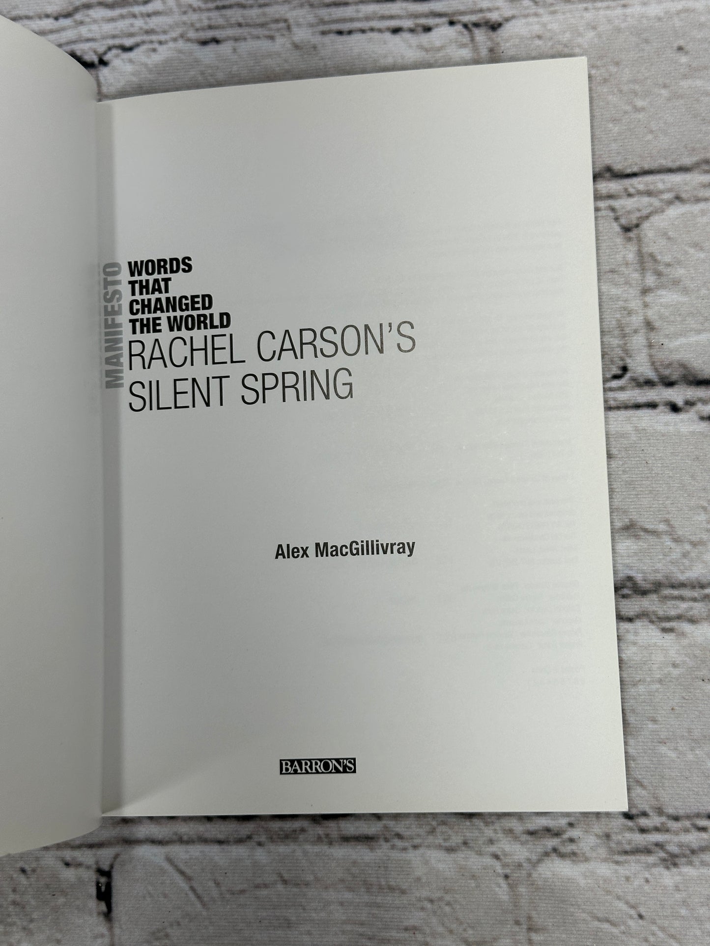 Rachel Carson's Silent Spring [Words That Changed the World · 1st Ed. · 2004]