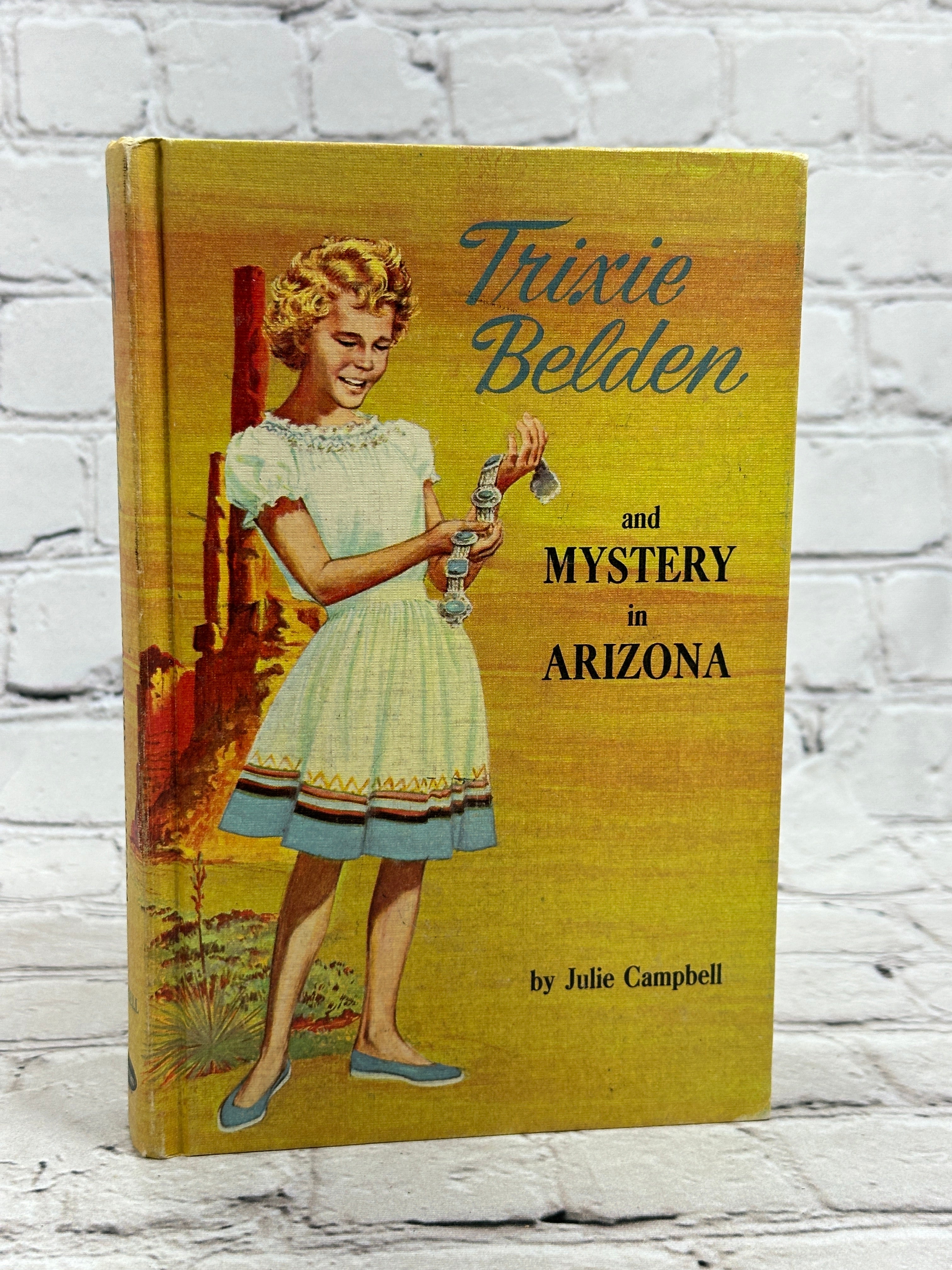 Trixie Belden and Mystery in Arizona by Kathryn Kenny [#6 · 1965
