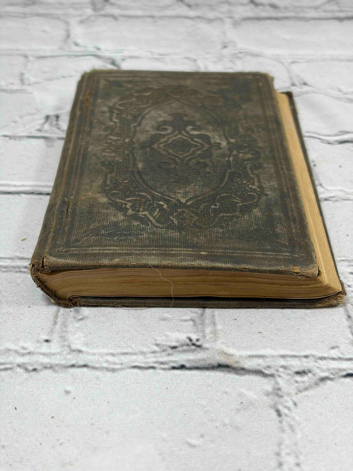 Happy Days, 1858 Crosby Nichols - top view of rear cover