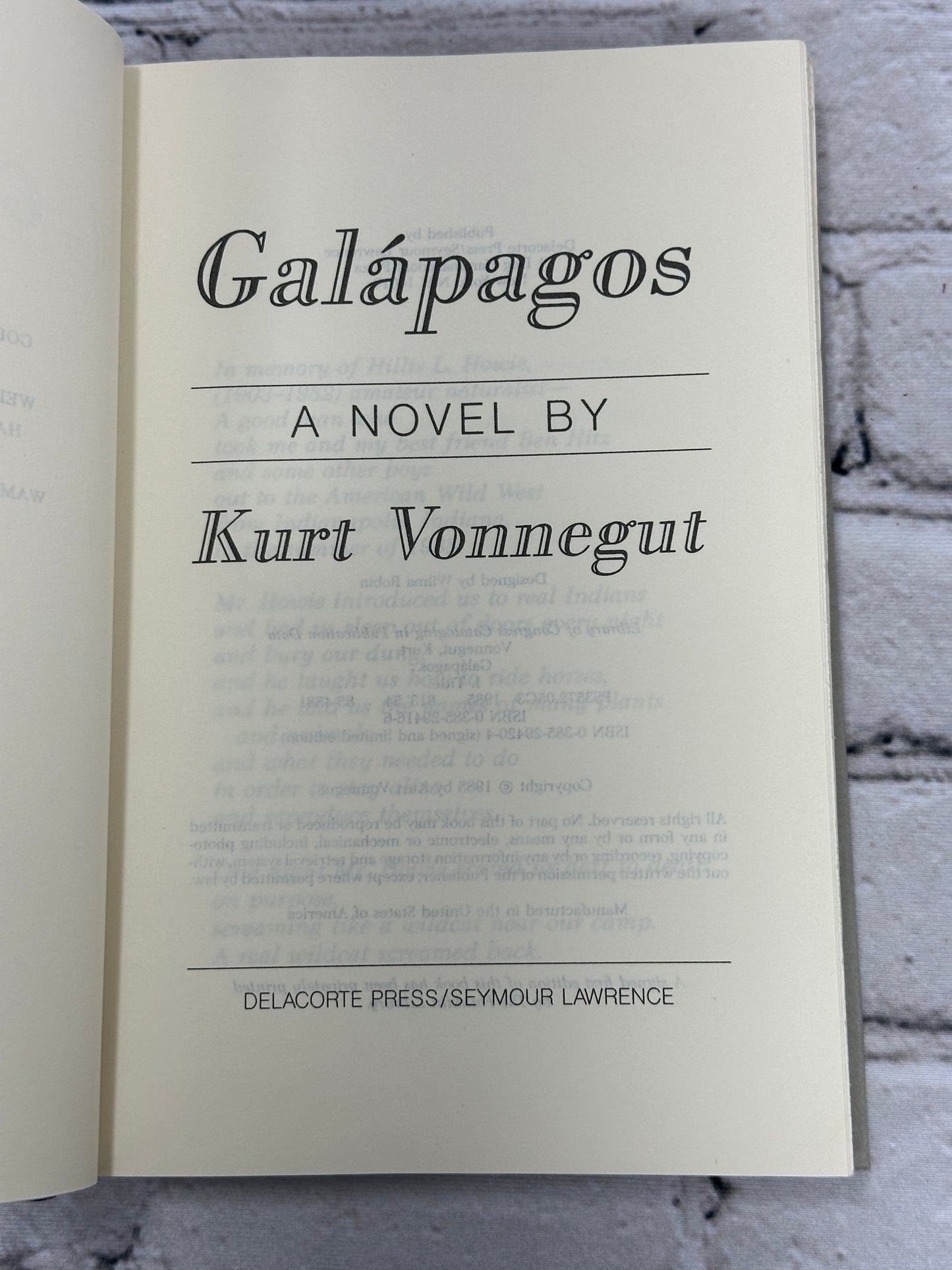 Galapagos by Kurt Vonnegut [First Edition · 1985]