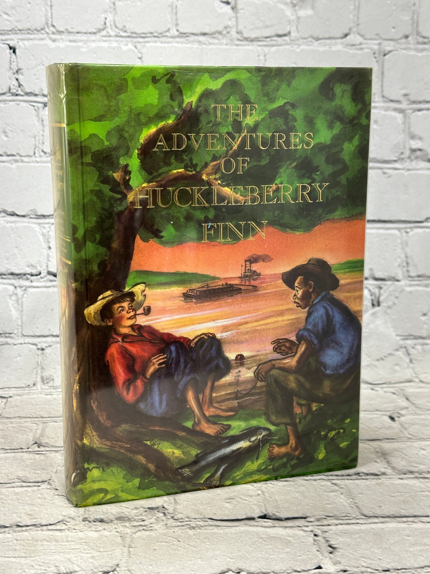 Illustrated Junior Library: The Adventures of Huckleberry Finn [1994]