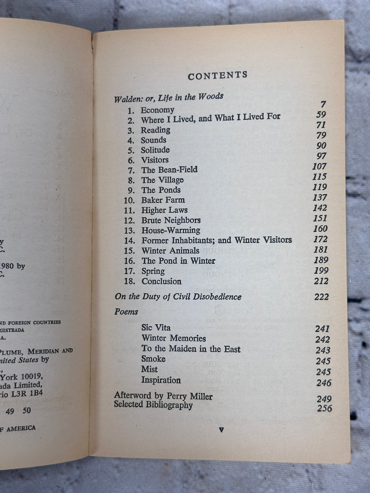 Walden Civil Disobedience By Henry David Thoreau [Signet Classic · 1980]