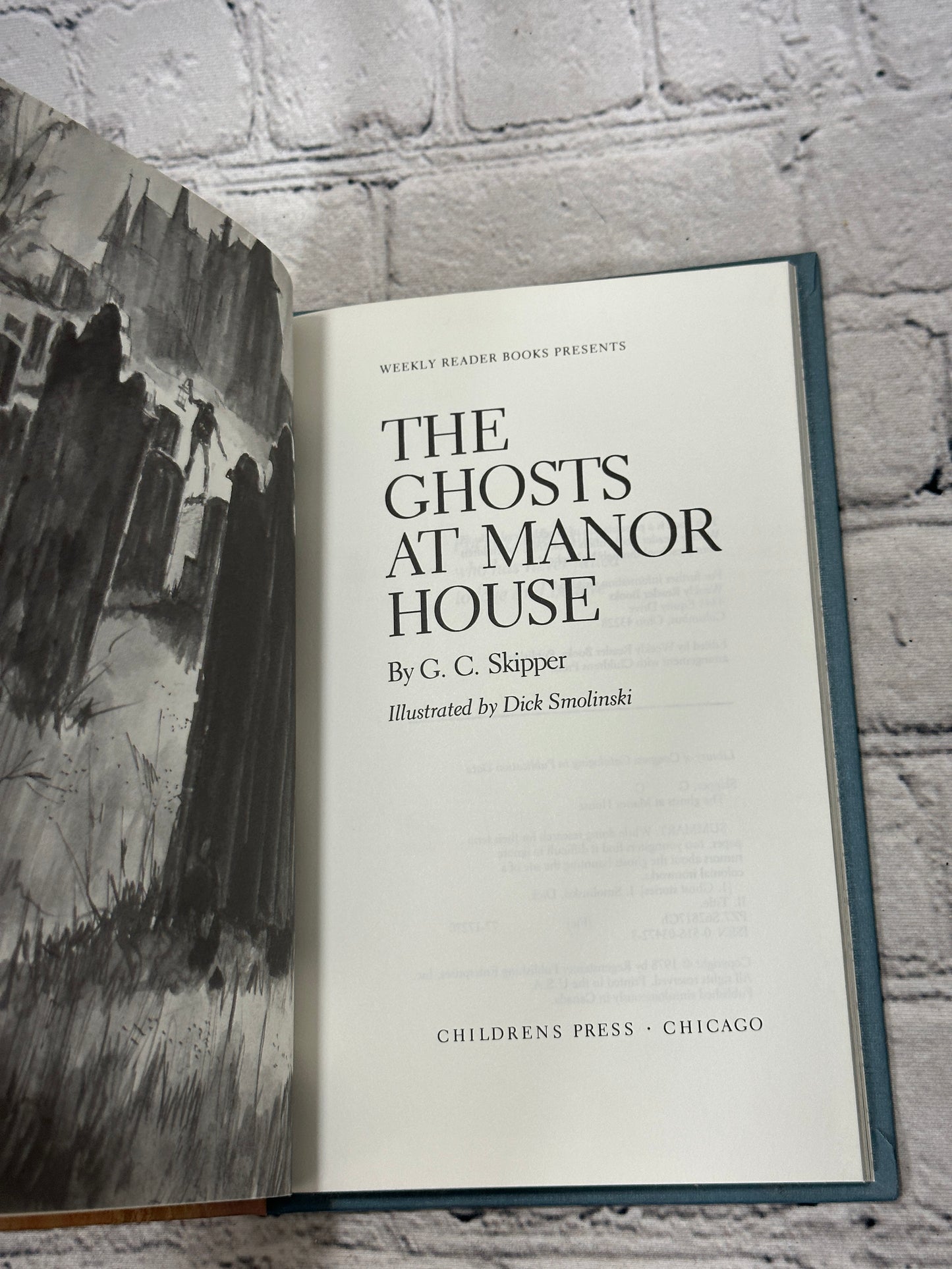 The Ghosts at Manor House by G.C. Skipper [1978 · Weekly Reader]