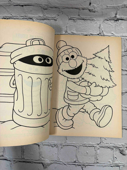 Sesame Street Elmo's Christmas, 1995 Golden coloring book - coloring pages