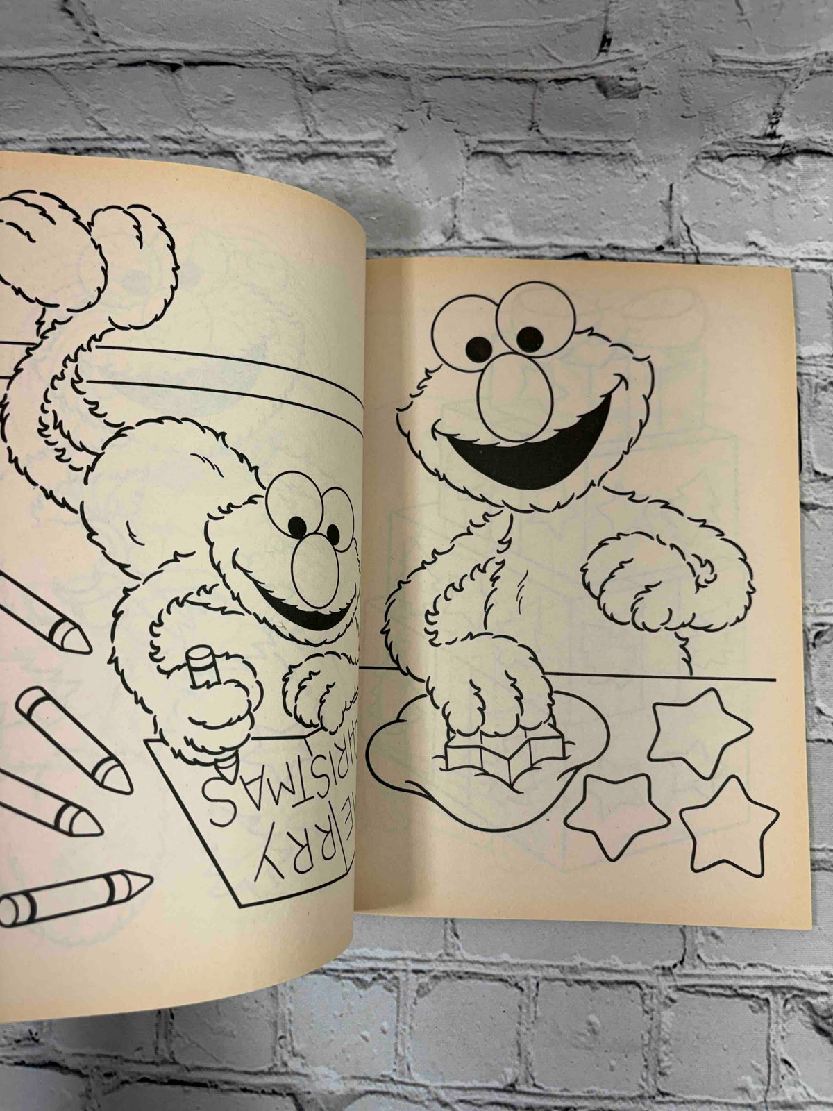 Sesame Street Elmo's Christmas, 1995 Golden coloring book - coloring pages