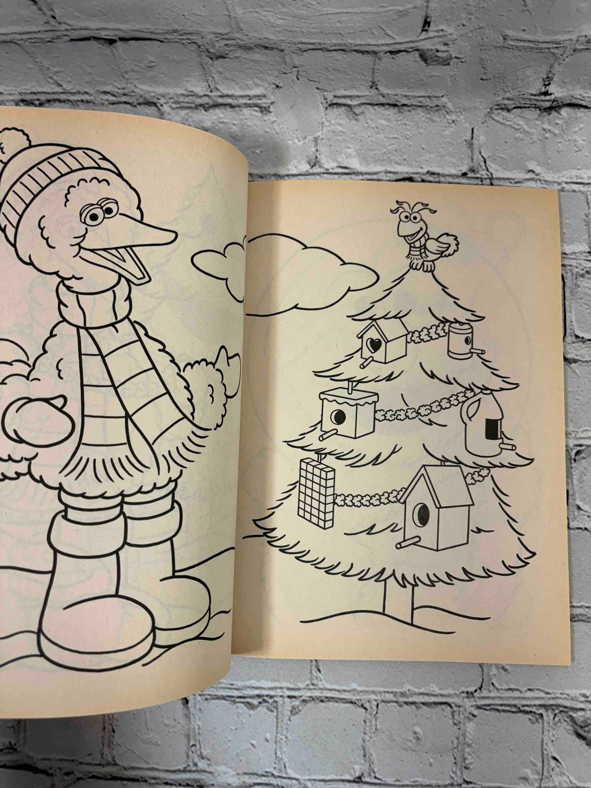 Sesame Street Elmo's Christmas, 1995 Golden coloring book - coloring pages
