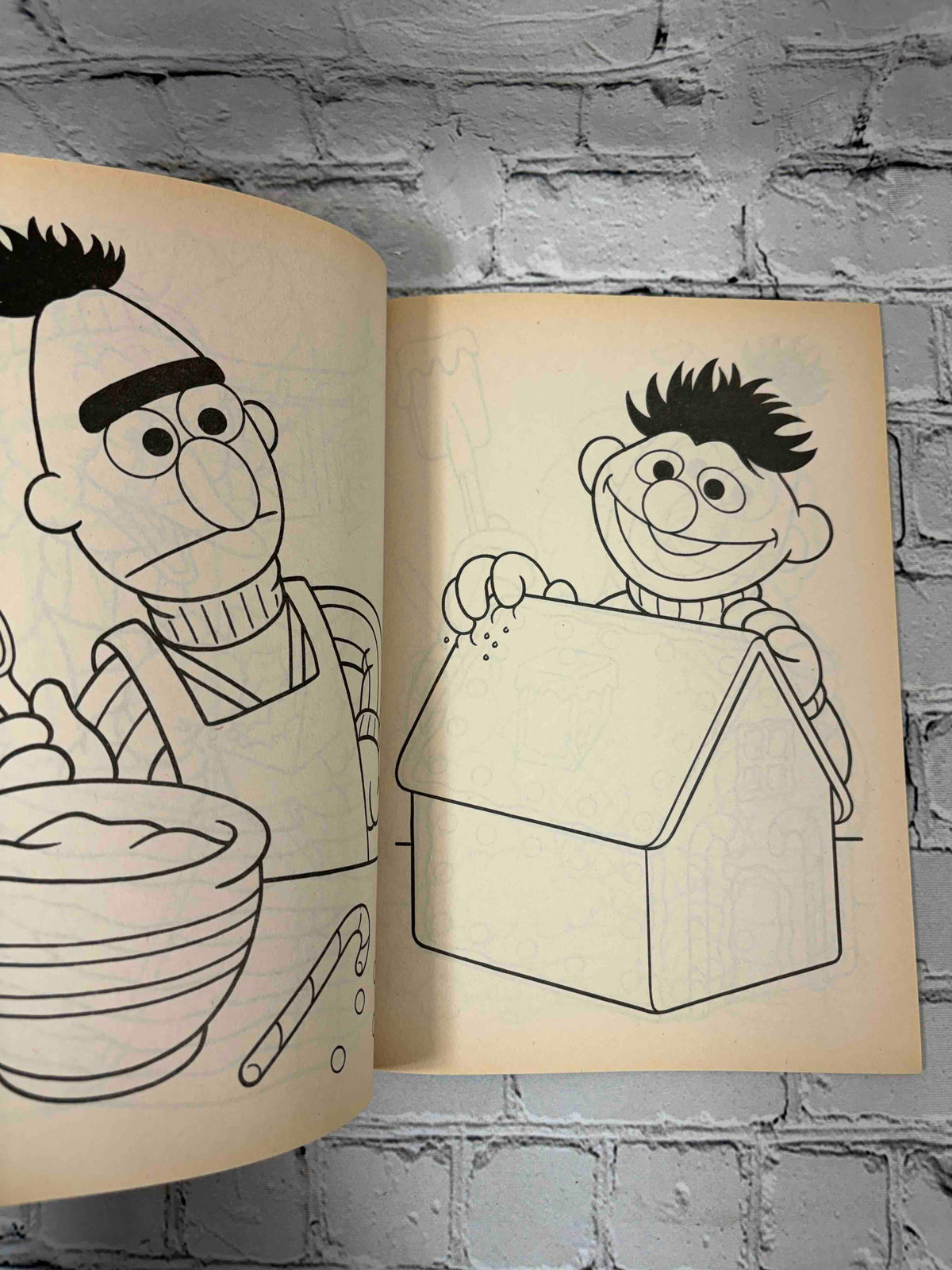 Sesame Street Elmo's Christmas, 1995 Golden coloring book - coloring pages