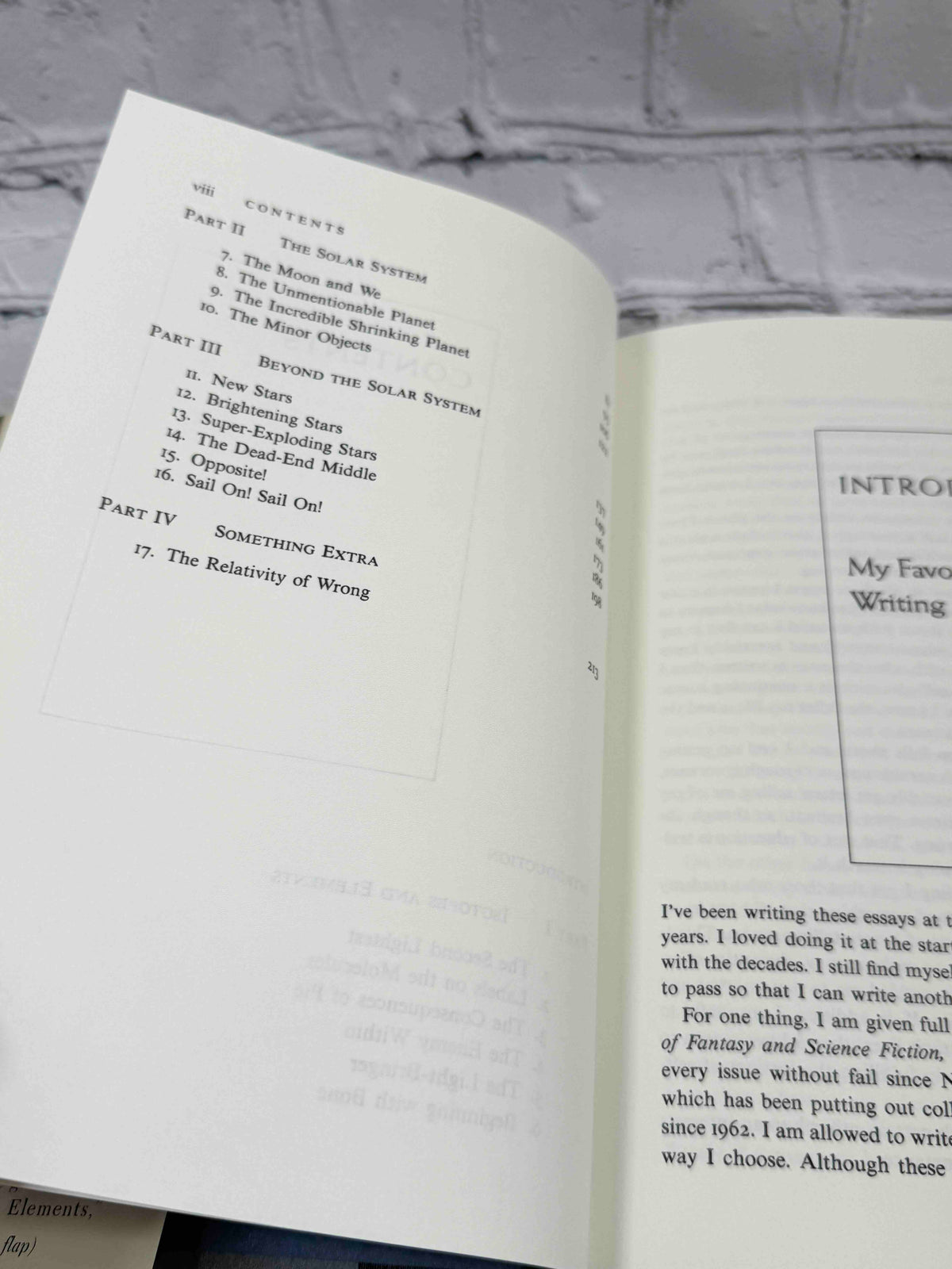The Relativity of Wrong: Essays on Science