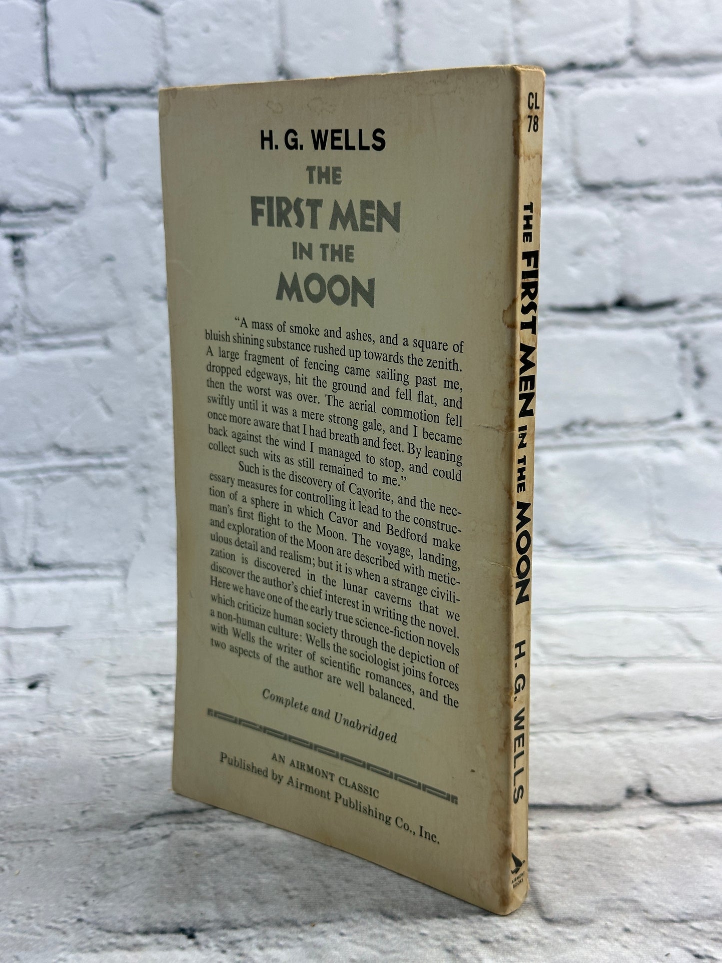 The First Men in the Moon by H.G. Wells [1965]