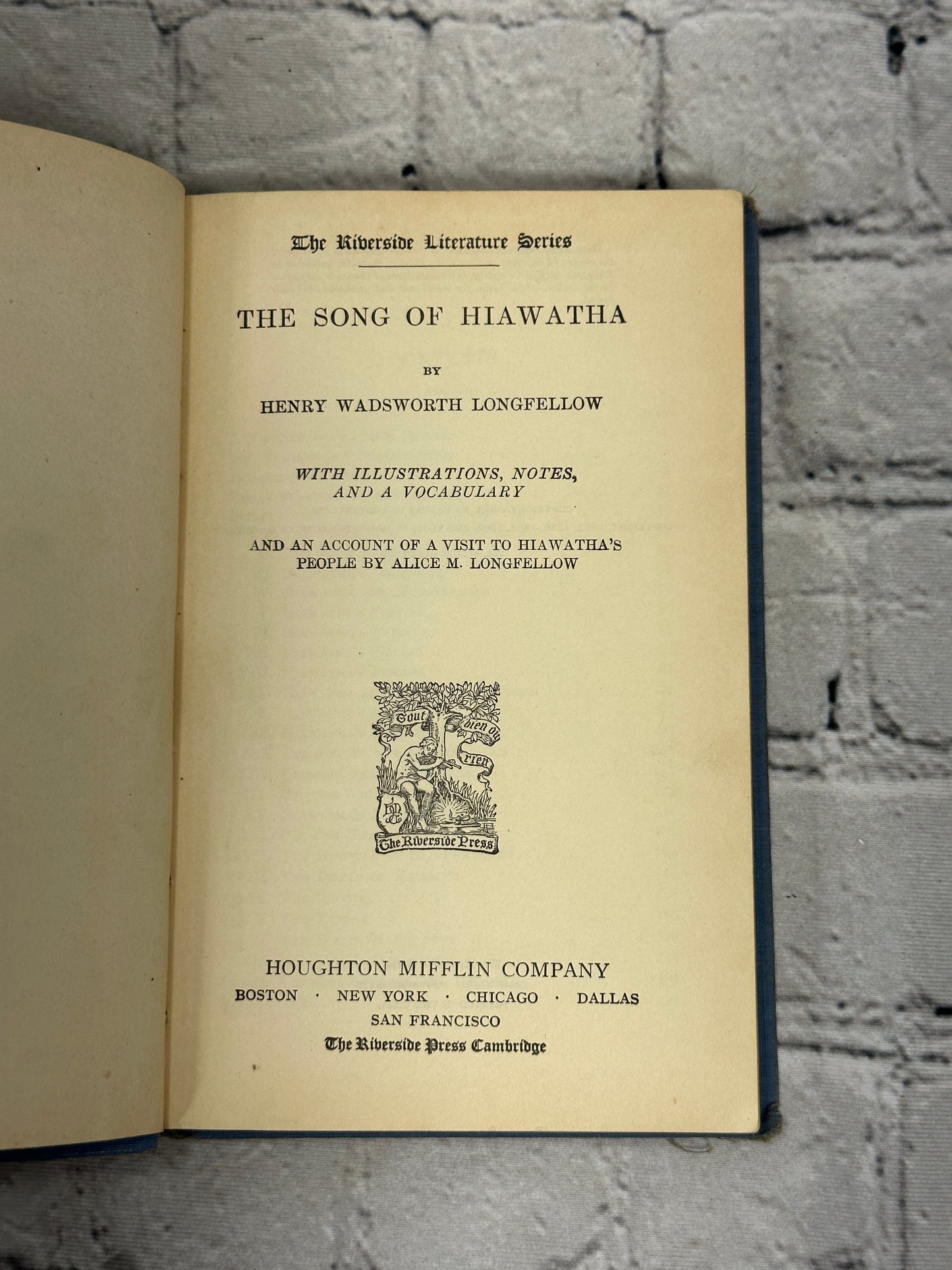 Song of Hiawatha By Henry Wadsworth Longfellow [1901 · Riverside Press]