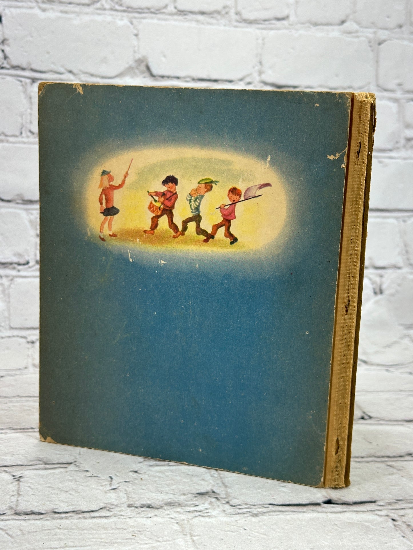 A Childs Garden Of Verses by Robert L. Stevenson [Lamplighter Series · 1945]