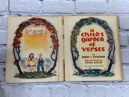 A Childs Garden Of Verses by Robert L. Stevenson [Lamplighter Series · 1945]