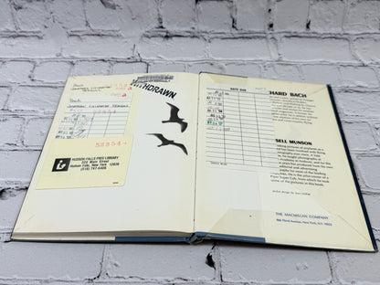 Jonathan Livingston Seagull: A Story