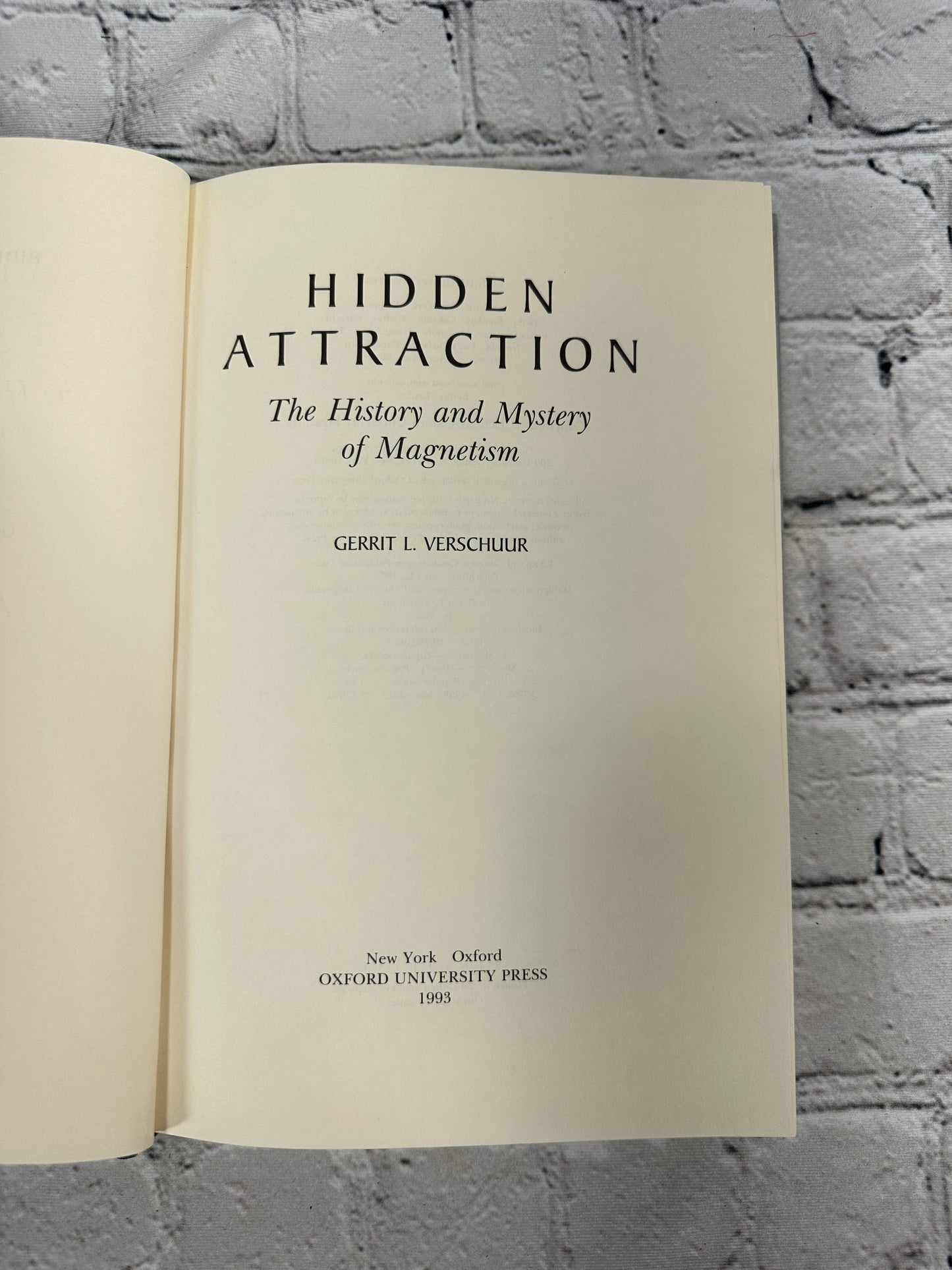 Hidden Attraction: The Mystery and History.. by Gerrit Verschuur [1993 · 1st Ed]