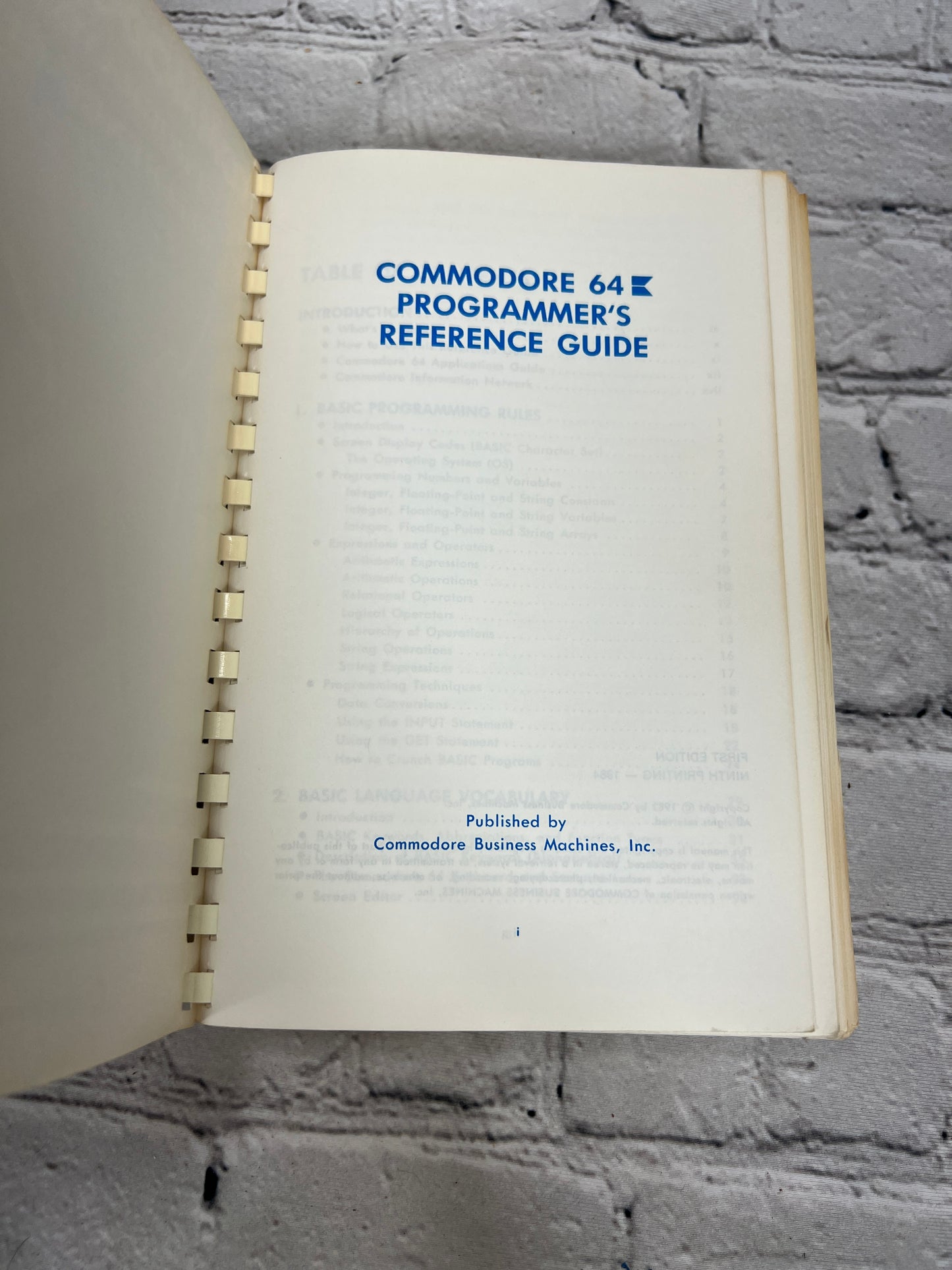 Commodore 64 Programmers Reference Guide [1st Ed. · 1984]