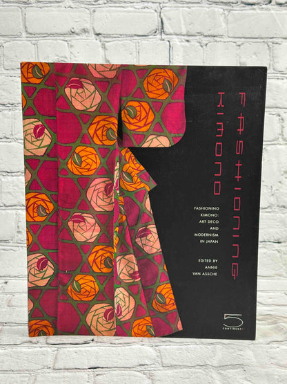 Fashioning Kimono: Dress and Modernity in Early Twentieth-Century Japan