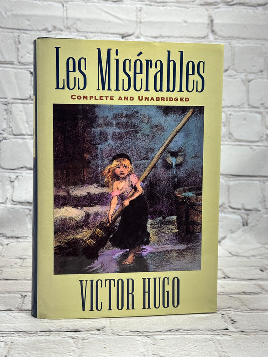 Les Miserables by Victor Hugo [Complete & Unabridged · Barnes & Noble · 1996]