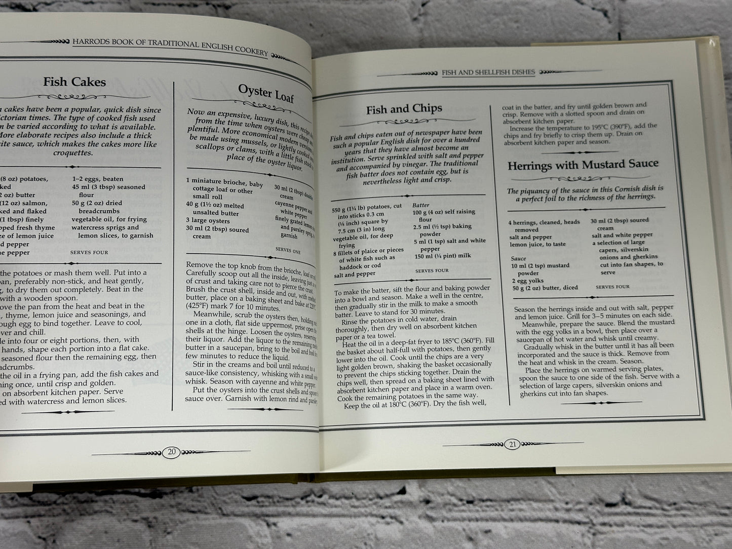 Harrods Book of Traditional English Cookery by Rosamond Richardson [1986]