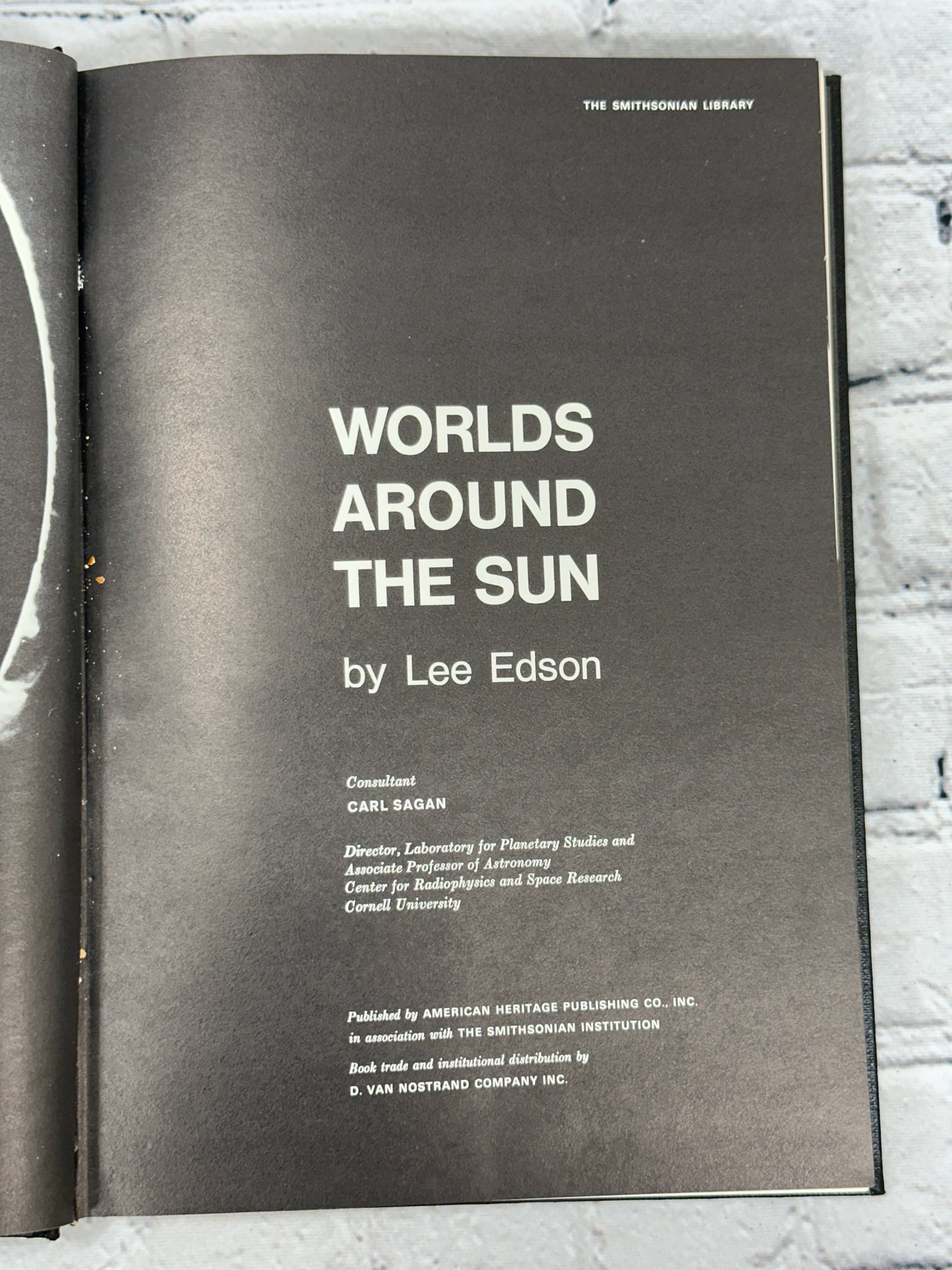 Worlds Around The Sun: The Emerging Portrait of the Solar.. by Lee Edson [1969]