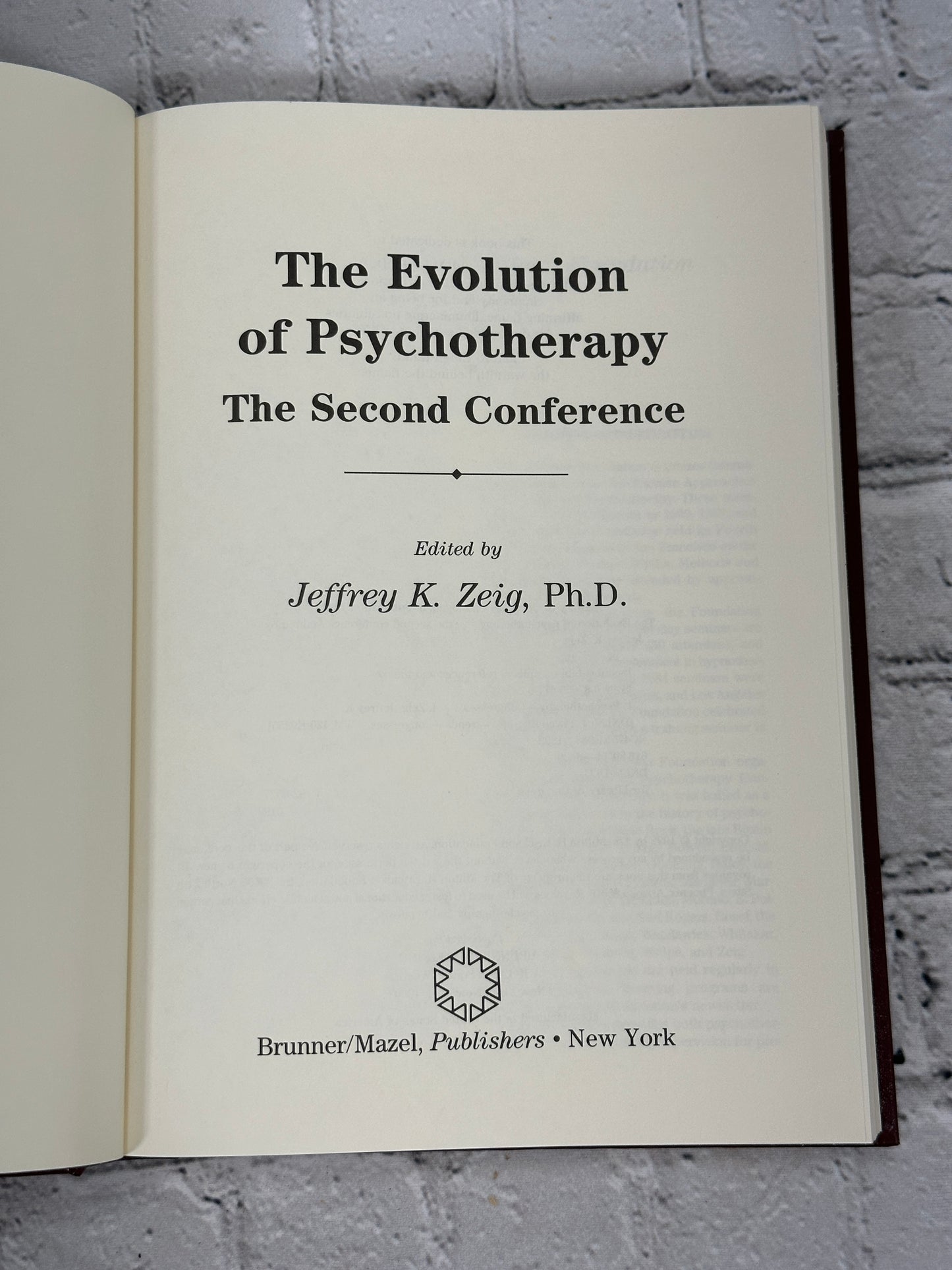 The Evolution of Psychotherapy: the Second Conference By Zeig, Jeffrey [1992]