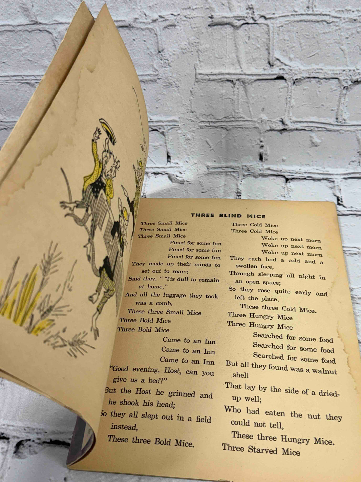 Famous Mouse Stories, 1944 Perks Publishing picture book - Three Blind Mice pages