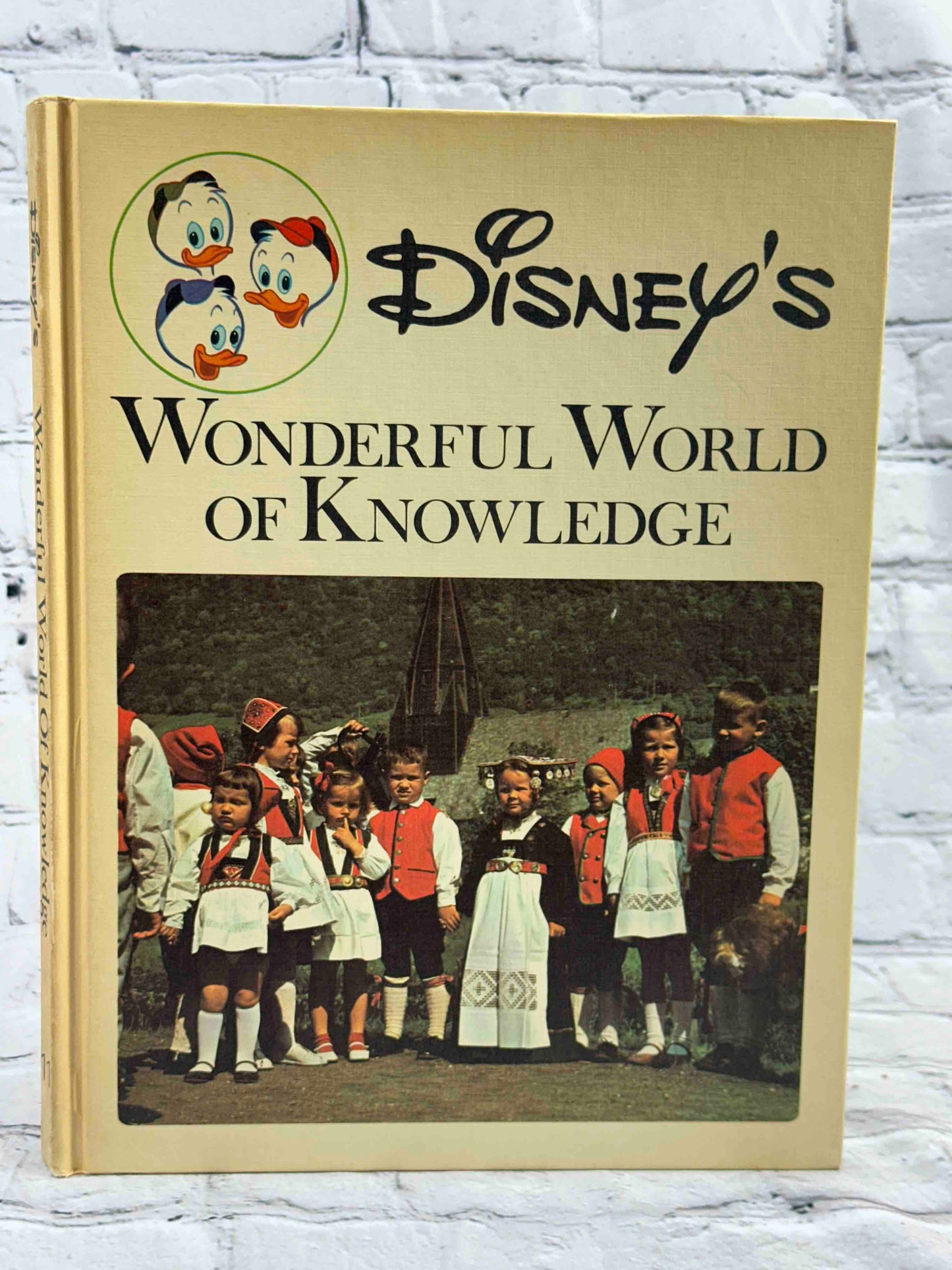 Disney's Wonderful World of Knowledge (Volume 11· Holidays Around the World)