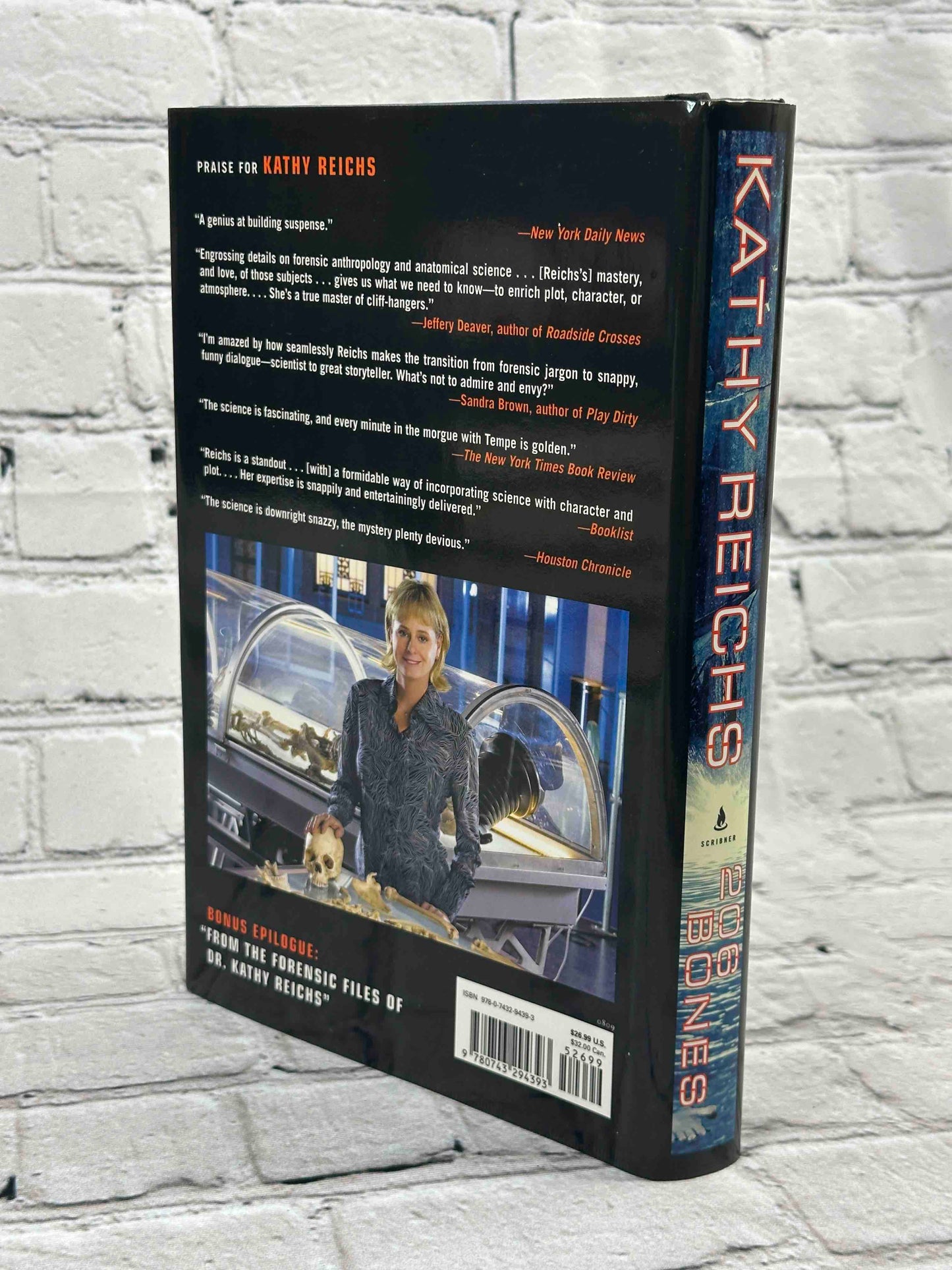 206 Bones (Temperance Brennan Series, Book 1)