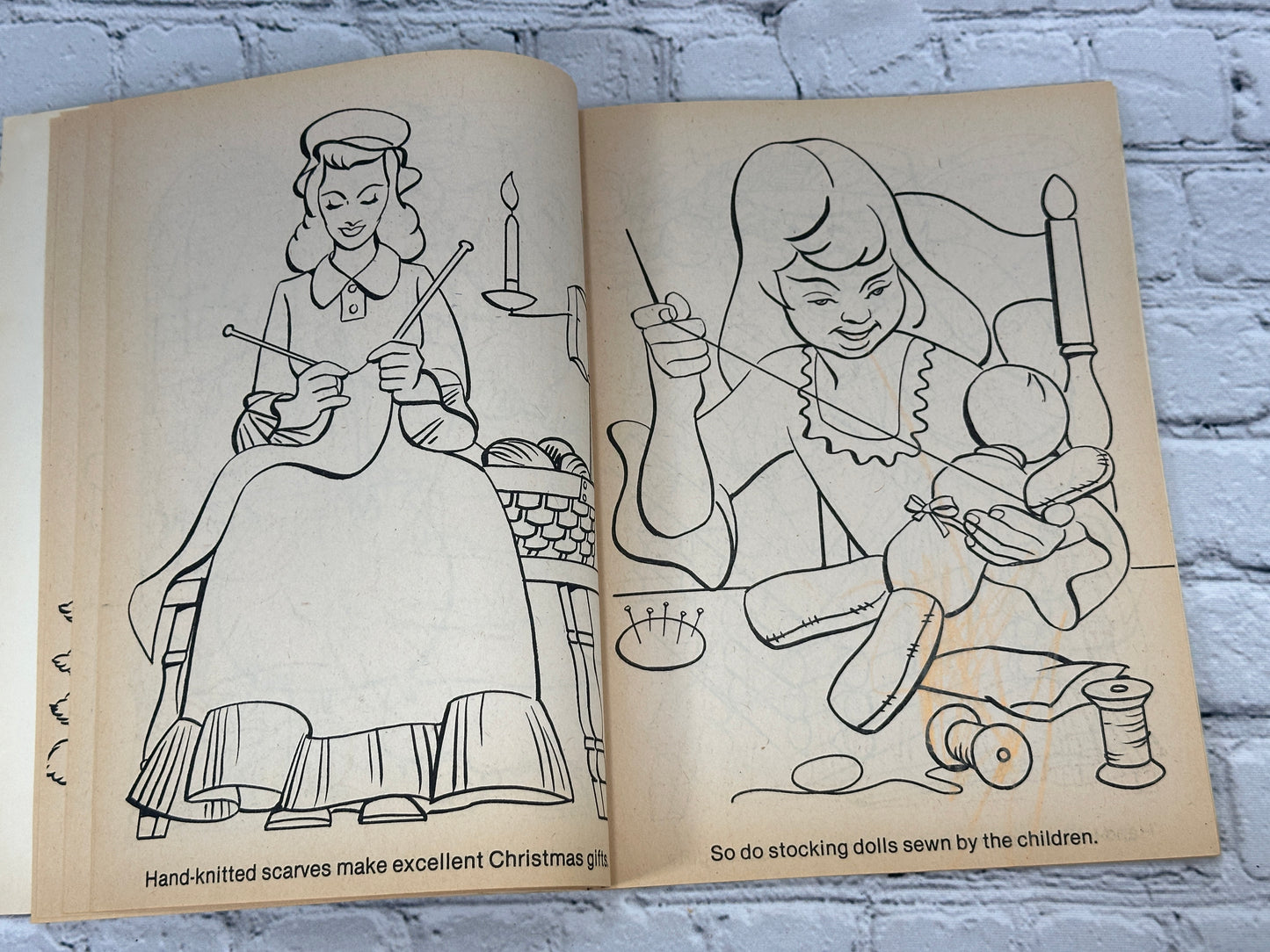 Christmas Coloring Book 426-5 [Waldman Publishing · 1981]