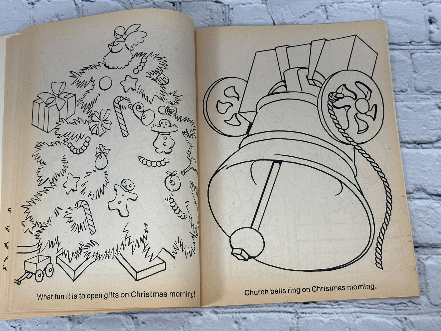 Christmas Coloring Book 426-5 [Waldman Publishing · 1981]