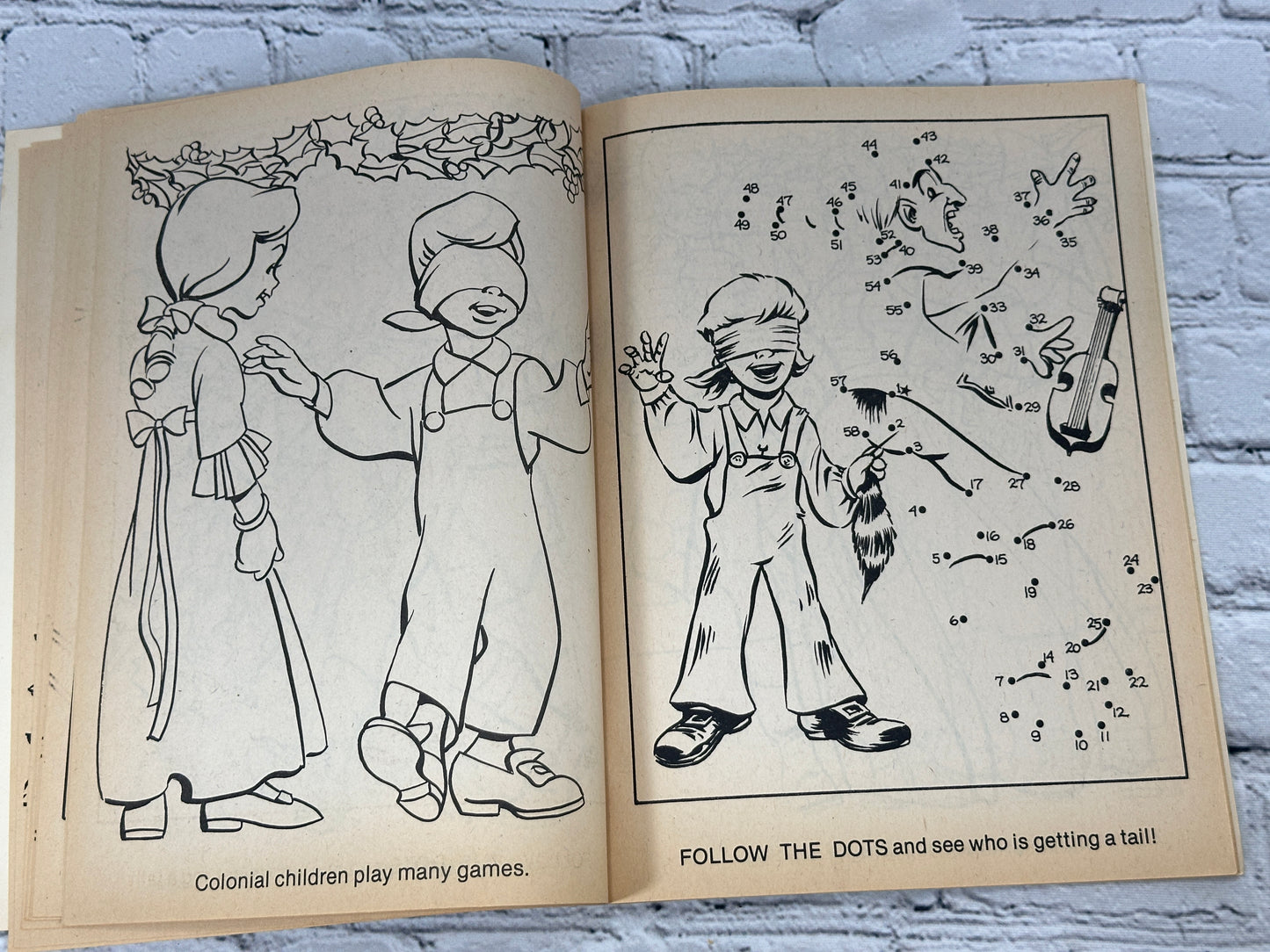 Christmas Coloring Book 426-5 [Waldman Publishing · 1981]