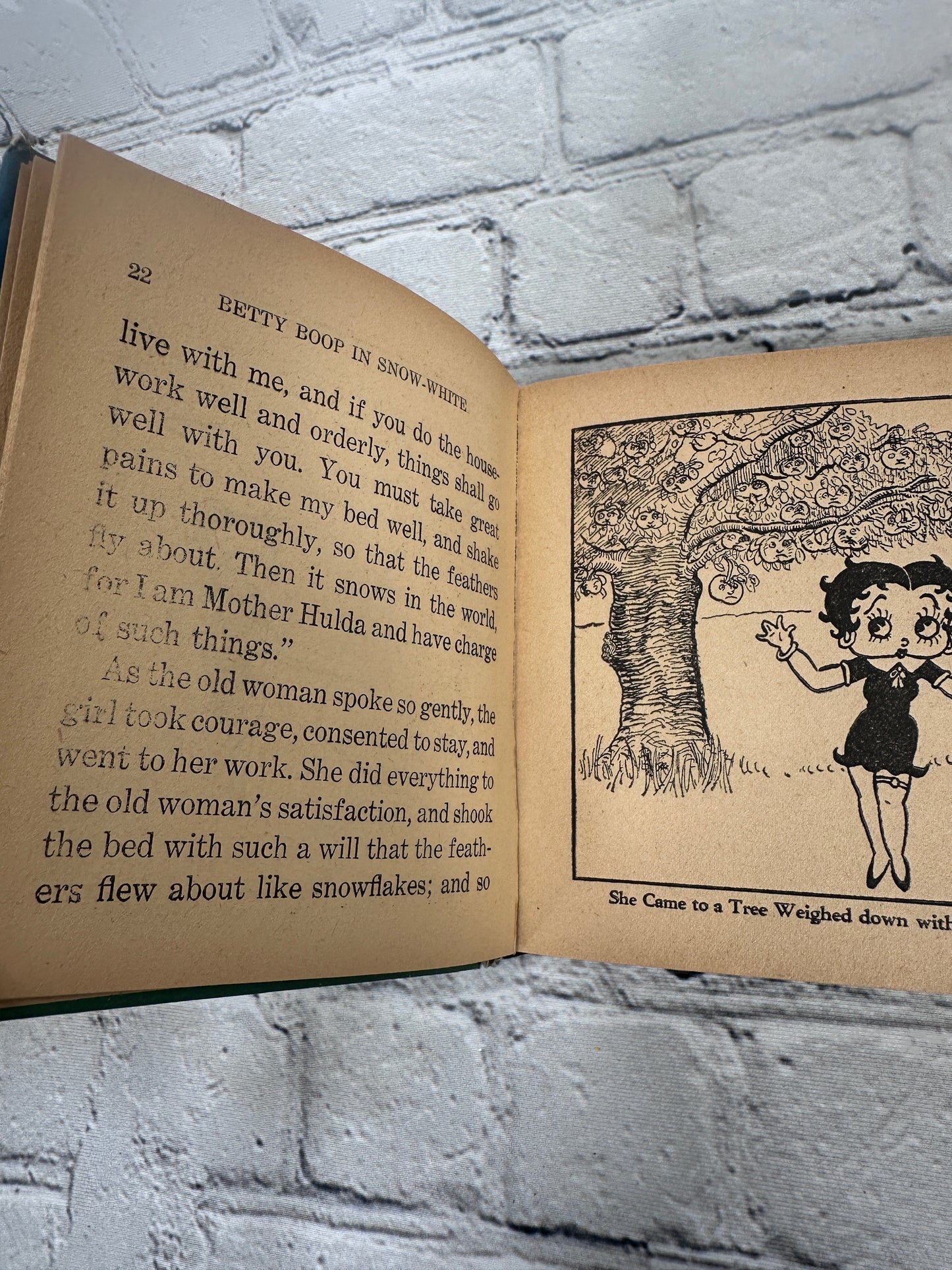 Big Little Book Betty Boop in Snow White Assisted Bimbo & Ko-Ko [Whitman · 1934]