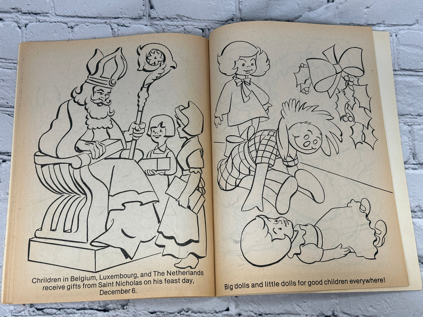 Christmas Coloring Book 426-5 [Waldman Publishing · 1981]